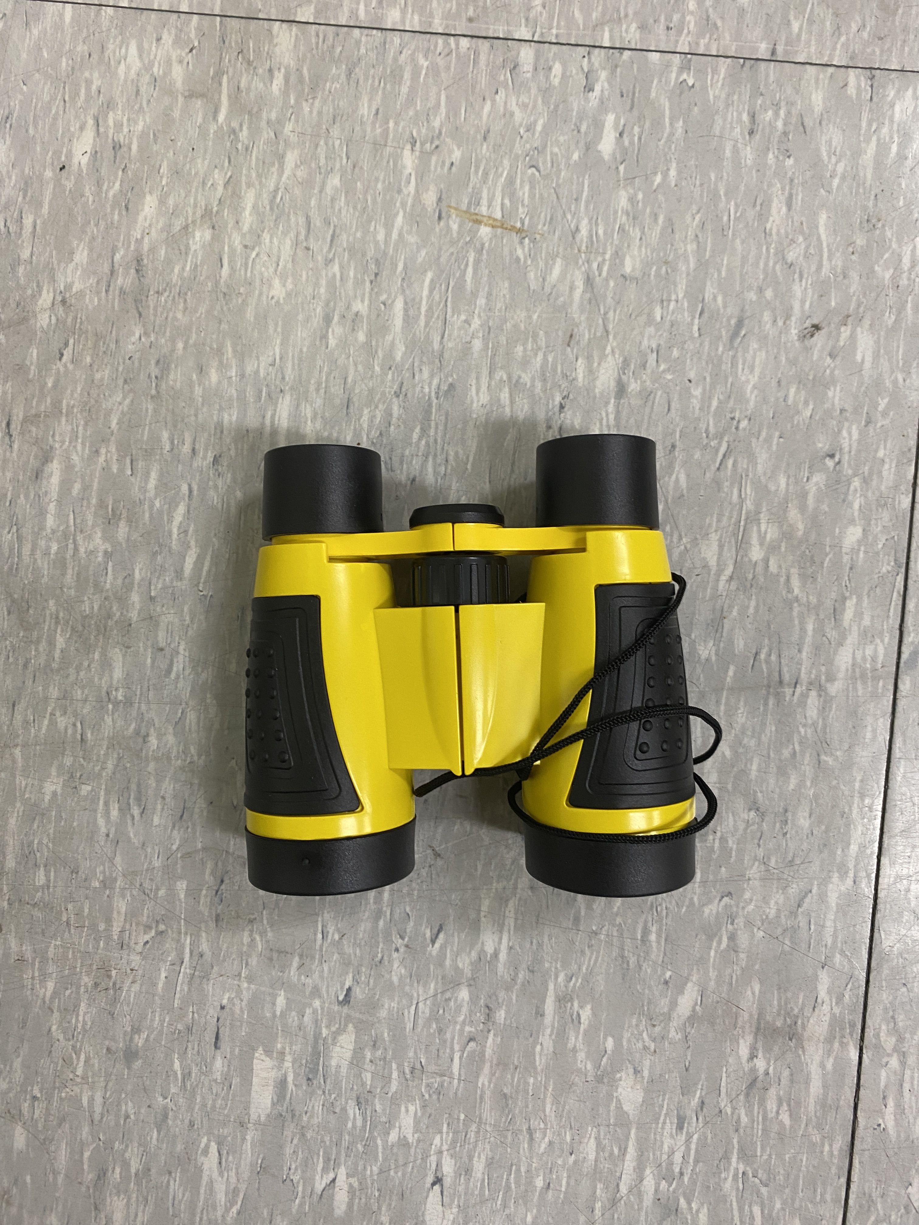 Imagen oficial de Emotional Bebe Children's Binoculars publicada por OECD