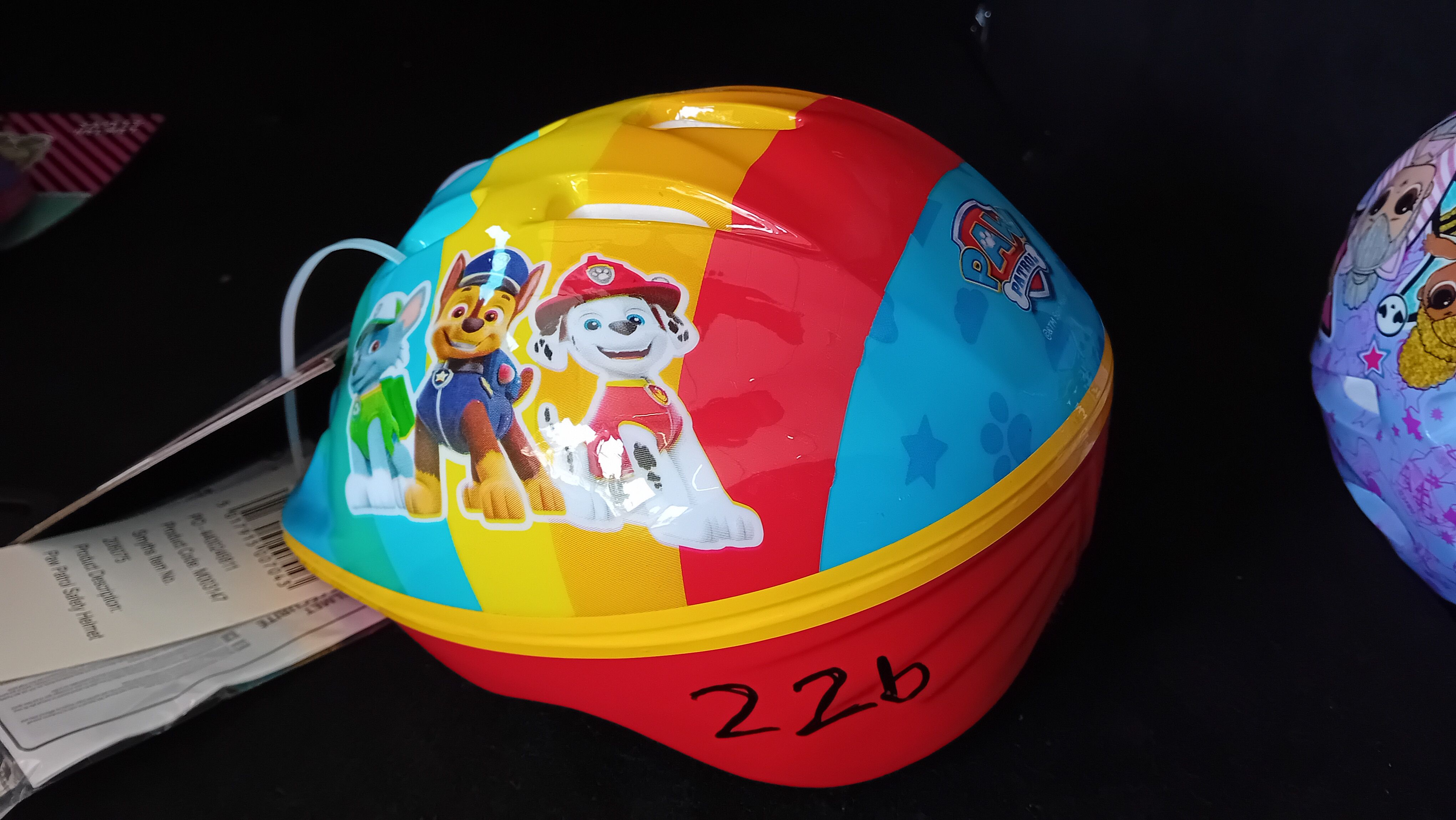 Imagen oficial de Helmet ; MV Sports & Leisure Ltd. ; SAFETY HELMET publicada por OECD 4