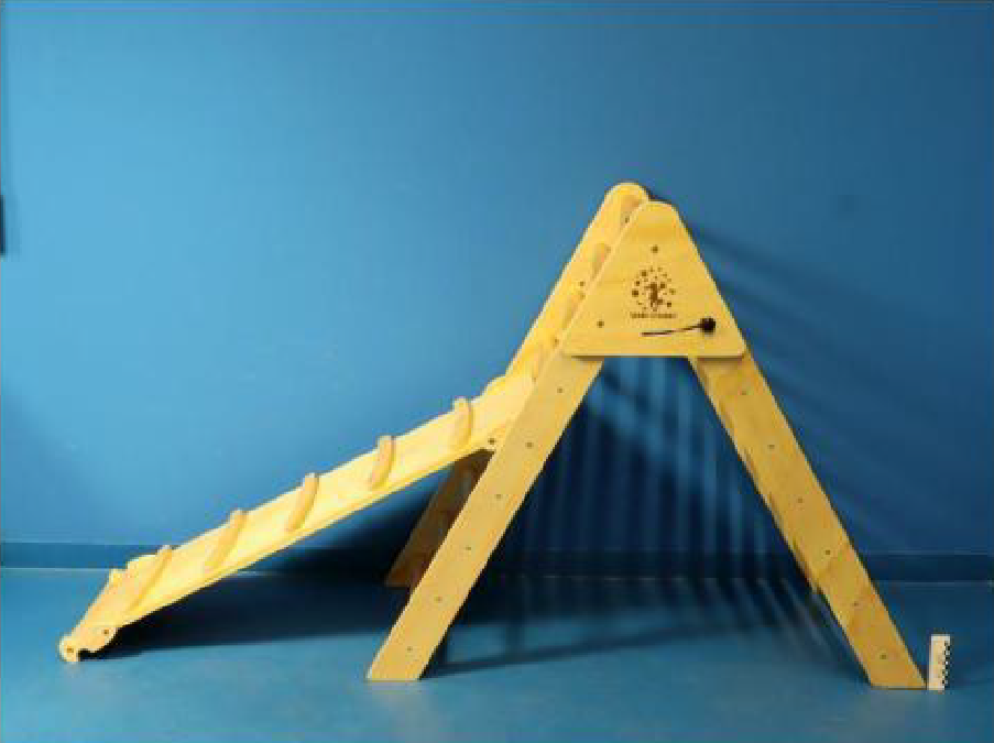 Imagen oficial de Climbing frame ; CCLIFE,kiddy dreams ; Kletterdreieck mit Rutsche Groß klappbar 2er publicada por OECD