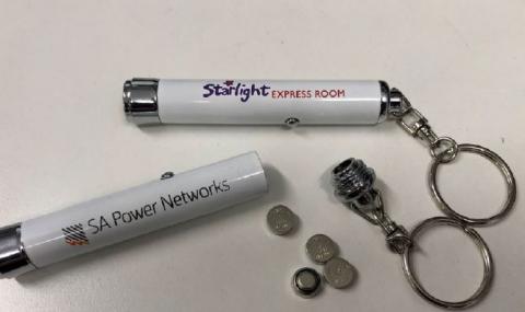 Imagen oficial de Promotional Keychain Torch - SA Power Networks & Starlight Express Room publicada por OECD