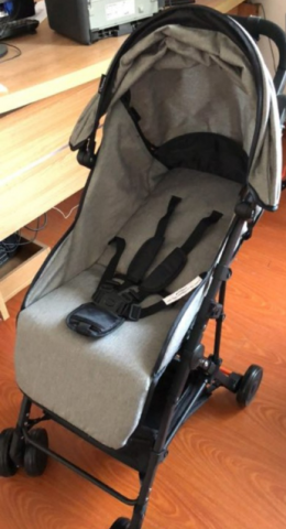 Imagen oficial de Babycore Mini City Pram Stroller 520T1 publicada por OECD