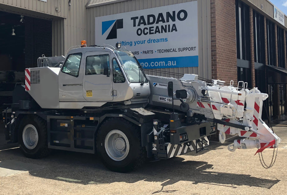 Imagen oficial de Tadano Mobile Rough Terrain Cranes Models GR200 EX-3 and GR160N-4 publicada por OECD 2