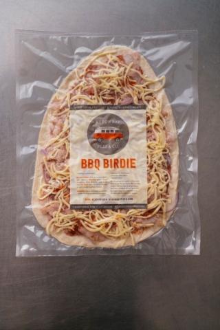 Imagen oficial de Byron Bay Pizza Co BBQ Birdie Frozen Pizza 500g publicada por OECD