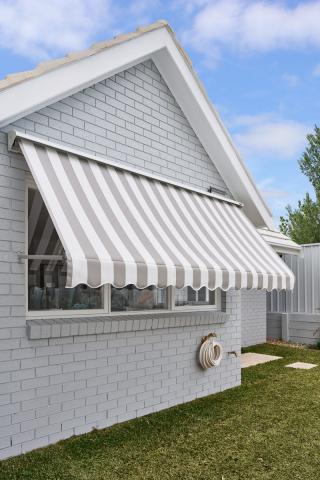 Imagen oficial de Alpha Pivot Arm and System 2000 Pivot Arm Awnings Powered by Merger Solar Motors publicada por OECD