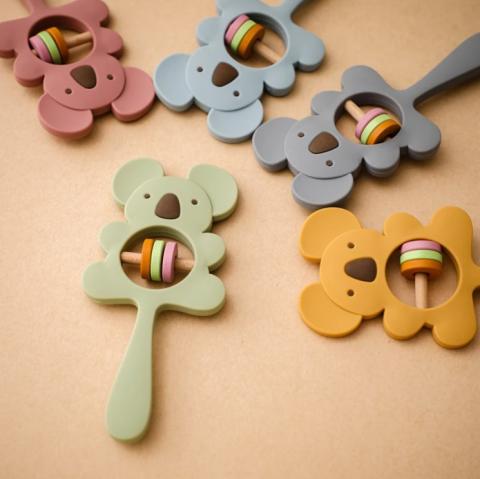 Imagen oficial de Baby Koala Rattle publicada por OECD