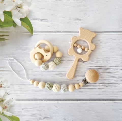 Imagen oficial de Wooden Rattle Gift Set publicada por OECD 2