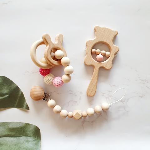 Imagen oficial de Wooden Rattle Gift Set publicada por OECD 4