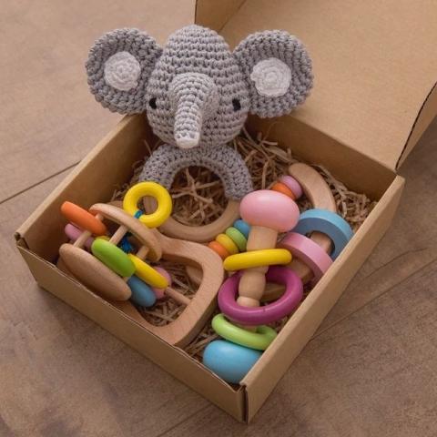 Imagen oficial de Montessori Rattle Set publicada por OECD