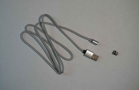 Imagen oficial de Magnetic Micro-USB Cable supplied with the 'Sleep Assist' White Noise Machine publicada por OECD 3