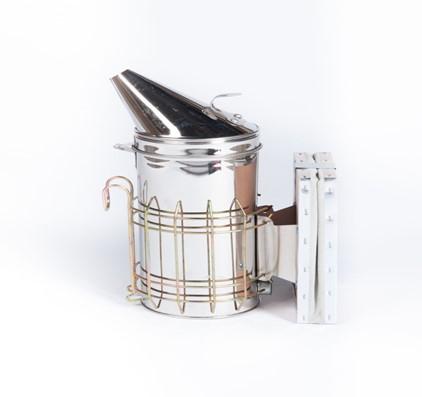 Imagen oficial de Manually Operated Bee Smoker publicada por OECD