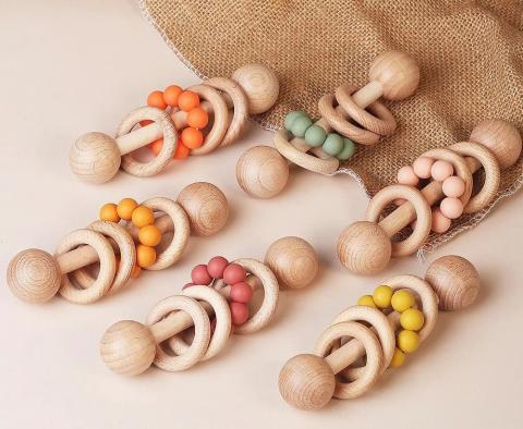 Imagen oficial de Wooden Baby Rattle publicada por OECD