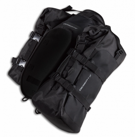 Imagen oficial de Ducati DesesrtX side luggage publicada por OECD