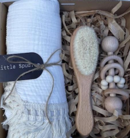 Imagen oficial de Baby Wooden Stick Rattle sold individually or in a set publicada por OECD 4