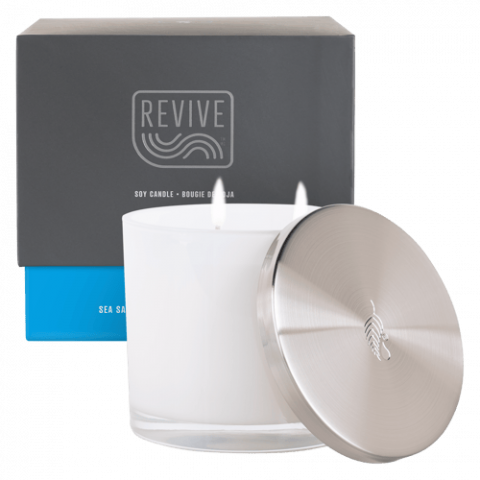 Imagen oficial de Double-Wick Revive Soy Candle publicada por OECD 2
