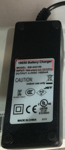 Imagen oficial de 18650 Battery charger supplied with Bigblue AL1300 lumen dive torch publicada por OECD 2