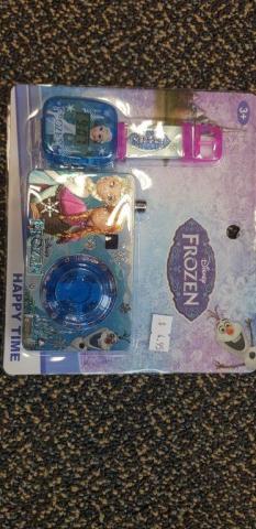 Imagen oficial de Various novelty items containing button batteries publicada por OECD 2