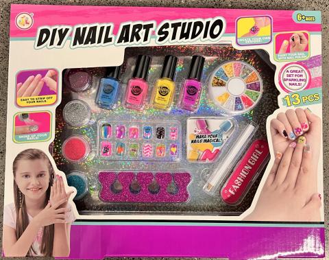 Imagen oficial de DIY Nail Art Studio publicada por OECD
