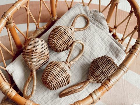 Imagen oficial de Various rattles and teething rings publicada por OECD 2