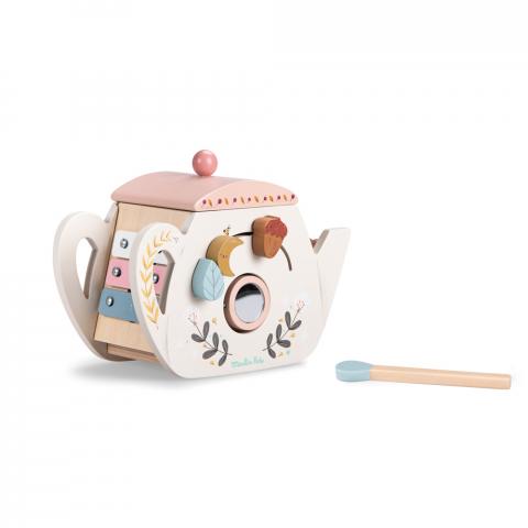 Imagen oficial de Moulin Roty 'Apres la Pluie' activity teapot publicada por OECD 2