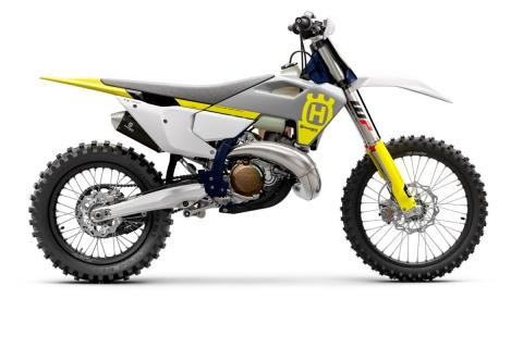 Imagen oficial de Husqvarna Motorcycles Cross Country Competition publicada por OECD 2