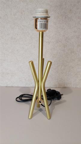 Imagen oficial de Desk and floor standing lamps - sold at Panda Mart publicada por OECD 2