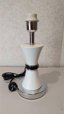 Imagen oficial de Desk and floor standing lamps - sold at Panda Mart publicada por OECD 5