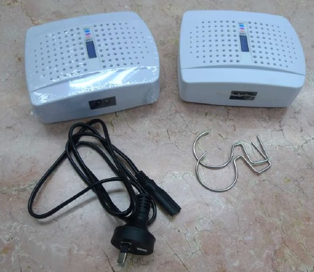 Imagen oficial de Rechargeable Dehumidifier (Set of 2) publicada por OECD
