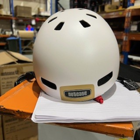 Imagen oficial de Nutcase Street Mozaic MIPS helmet for cycling, scooter or skateboard publicada por OECD 3