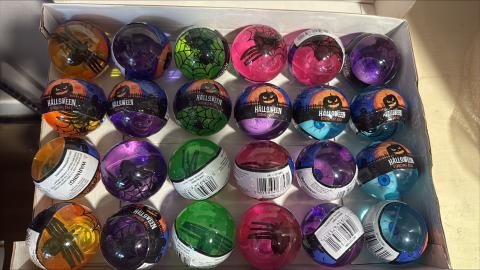 Imagen oficial de Halloween LED Light Up Bouncing Ball publicada por OECD