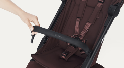 Imagen oficial de SKIP3 stroller bumper bar accessory publicada por OECD 2