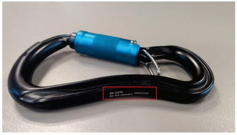 Imagen oficial de Condor HMS Triple carabiners publicada por OECD 3