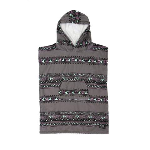 Imagen oficial de Various Kids and Youth Hooded Ponchos publicada por OECD