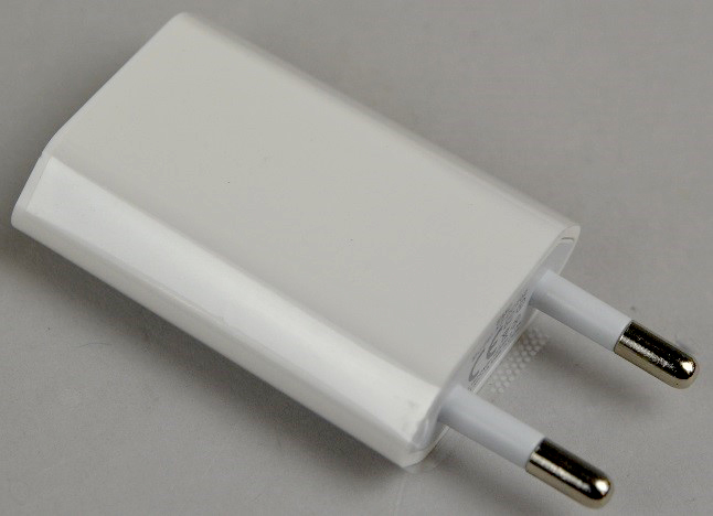 Imagen oficial de USB Charger ; EMC ; publicada por OECD