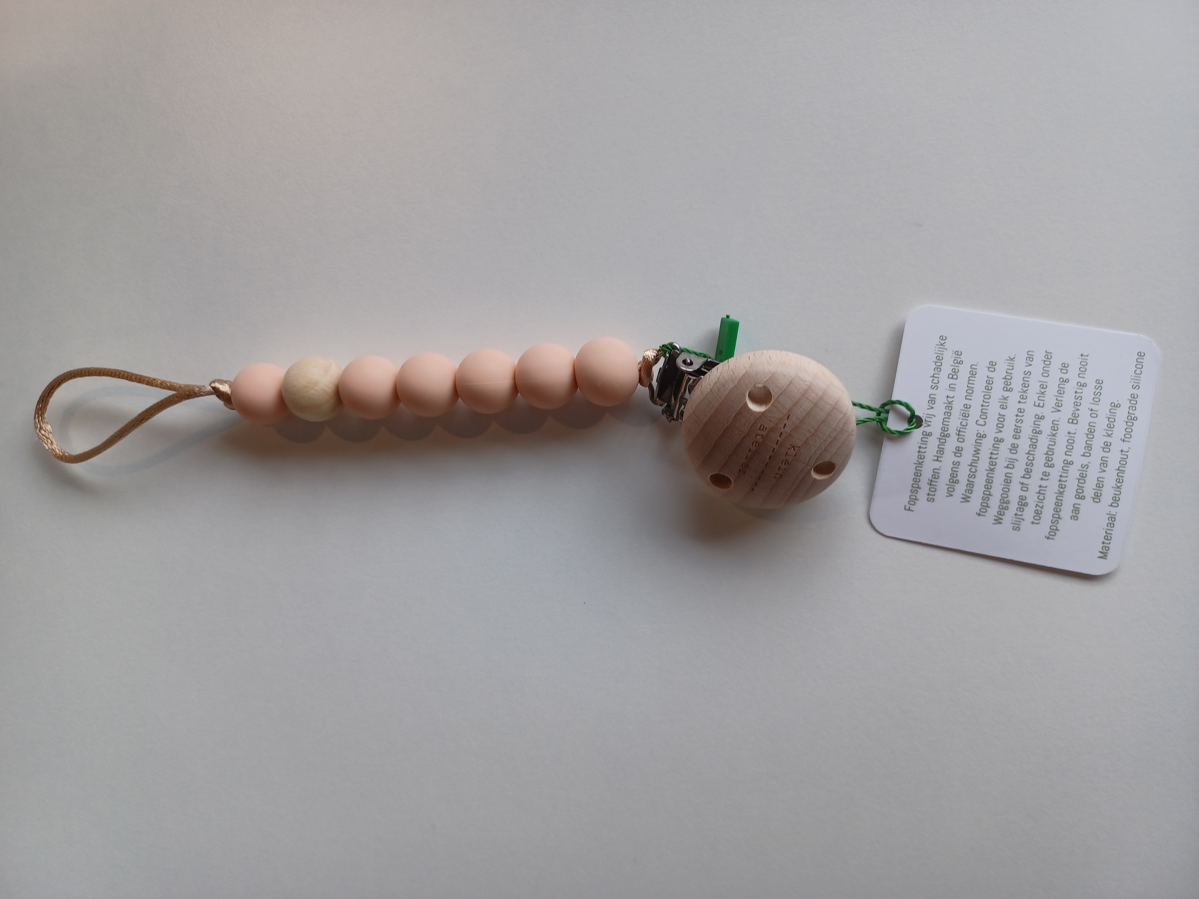 Imagen oficial de Soother holder ; Klein Atelier ; publicada por OECD