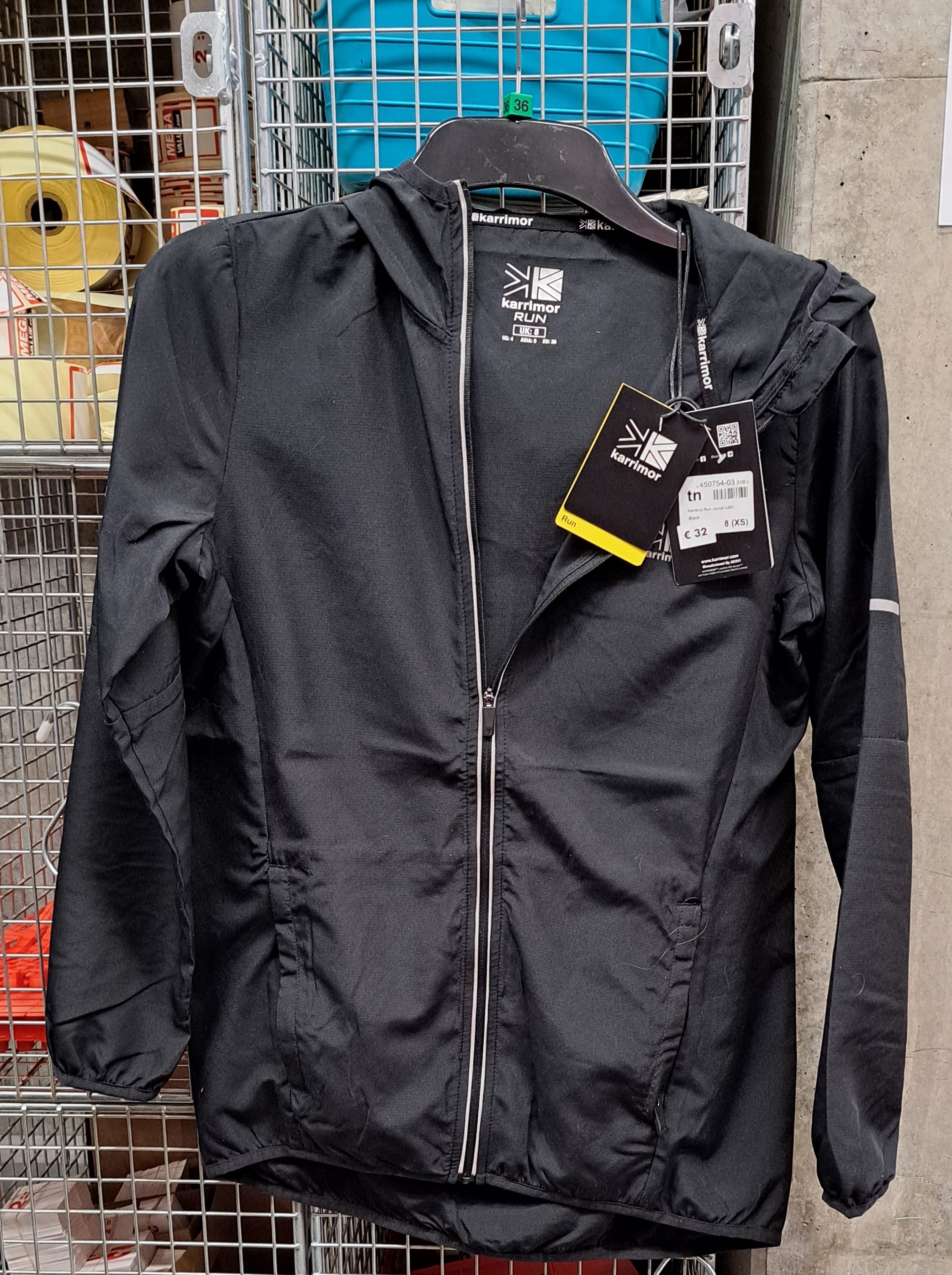 Imagen oficial de Jacket ; Karrimor ; publicada por OECD