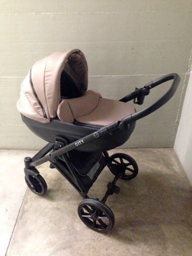 Imagen oficial de Pushchair ; Fintera ; Baby stroller publicada por OECD
