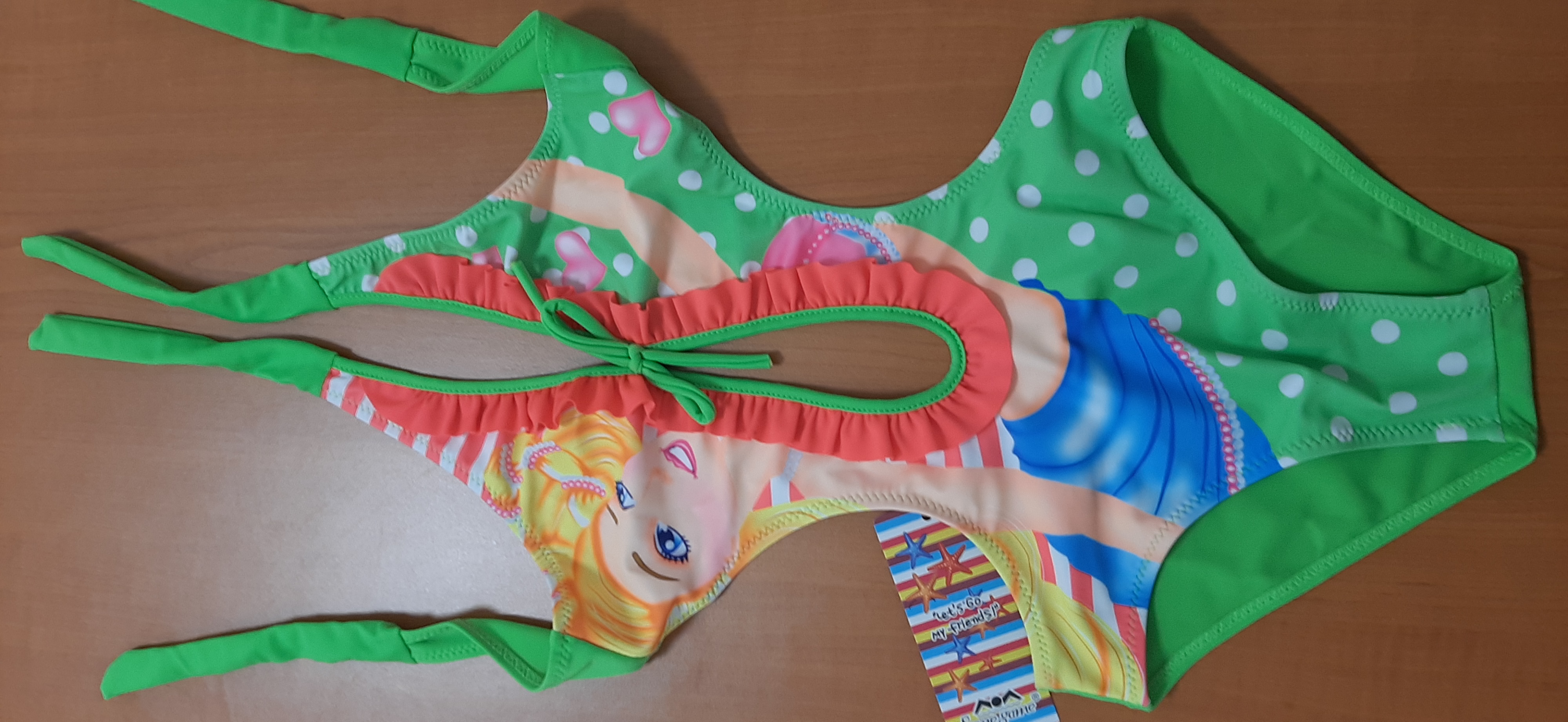Imagen oficial de Children's swimsuit ; Unknown ; Same game - Let’s go my friends publicada por OECD