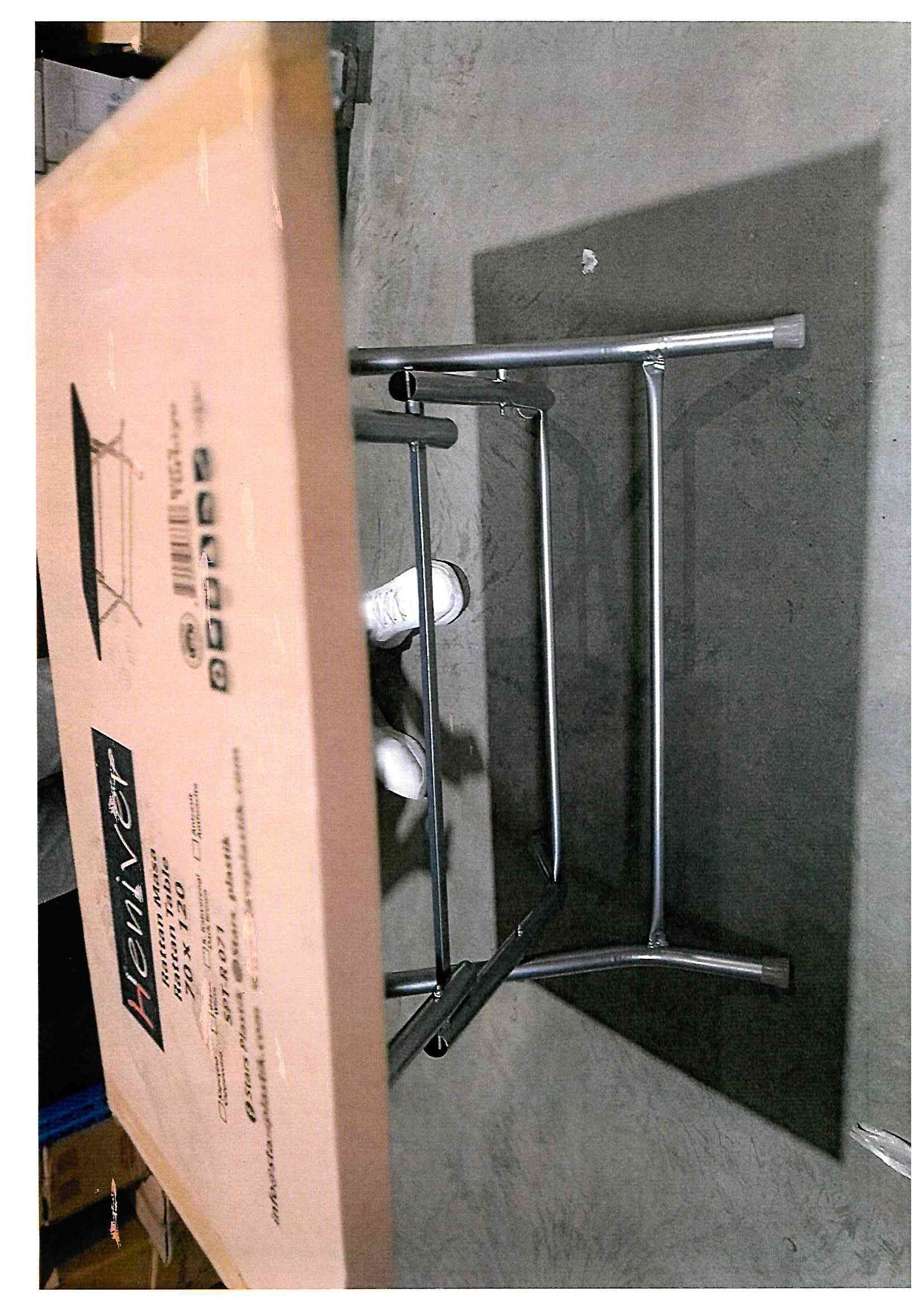Imagen oficial de Folding table ; Heniver ; publicada por OECD