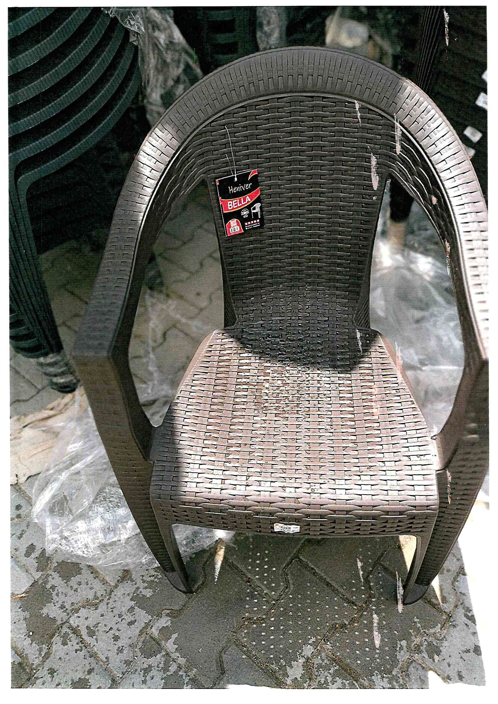 Imagen oficial de Plastic chair ; Bella ; publicada por OECD