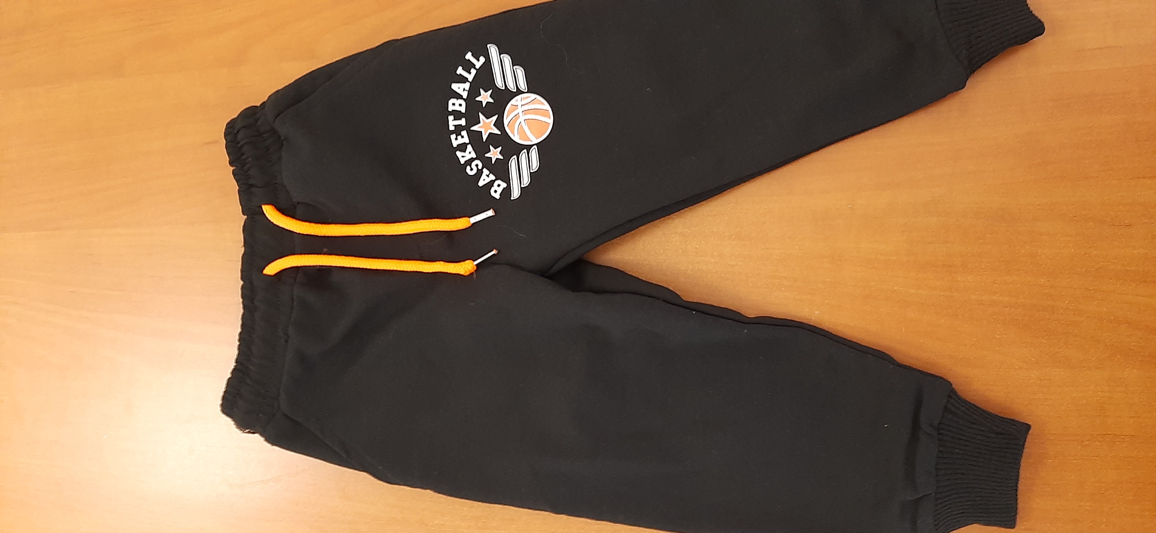 Imagen oficial de Children's trousers ; Unknown ; publicada por OECD 2