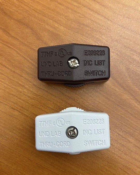 Imagen oficial de Electrimart Mini Feed Thru Cord Switch publicada por OECD