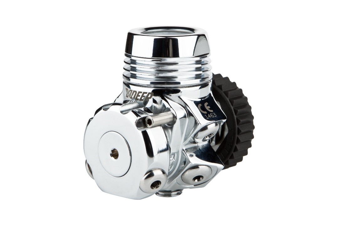 Imagen oficial de XDEEP NX700 scuba regulator publicada por OECD 2