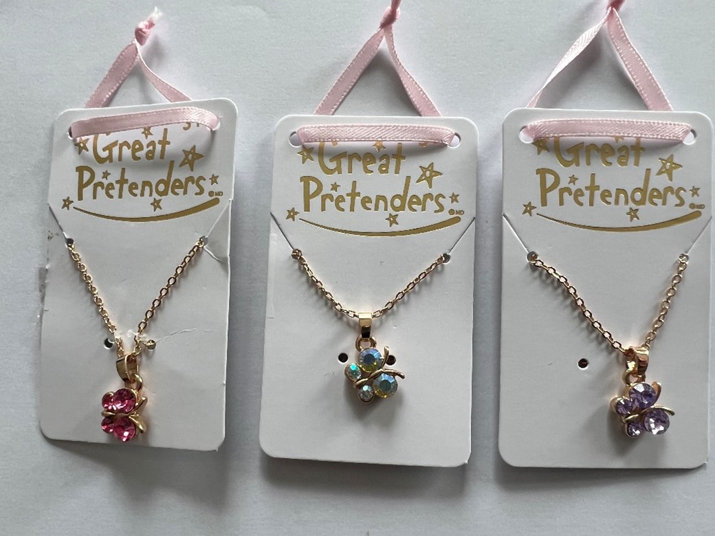 Imagen oficial de Great Pretenders Boutique Butterfly Jewel Necklace publicada por OECD