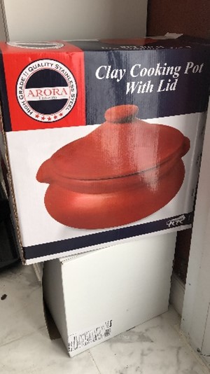 Imagen oficial de Arora Cookwares Clay Cooking Pot with Lid publicada por OECD 2
