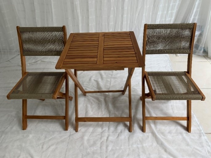 Imagen oficial de Outdoor Home Collection 3-Piece and 5-Piece Tan Bistro Sets publicada por OECD