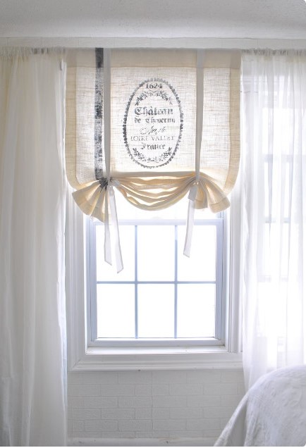 Imagen oficial de Chateau Ivory Burlap Curtain Valance with Ties publicada por OECD