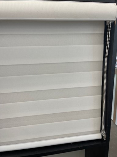 Imagen oficial de Various custom-made corded window coverings by Vénitiennes 83 Inc. publicada por OECD