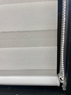 Imagen oficial de Various custom-made corded window coverings by Vénitiennes 83 Inc. publicada por OECD 2