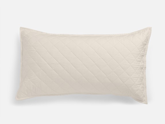 Imagen oficial de Red Land Cotton quilts and quilted shams publicada por OECD 11