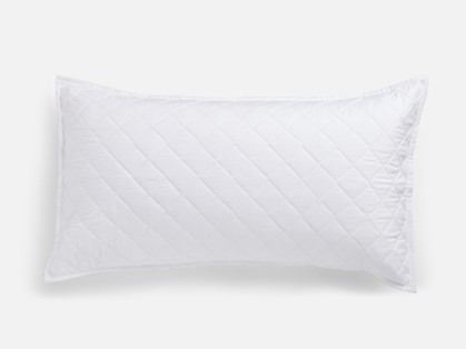 Imagen oficial de Red Land Cotton quilts and quilted shams publicada por OECD 12